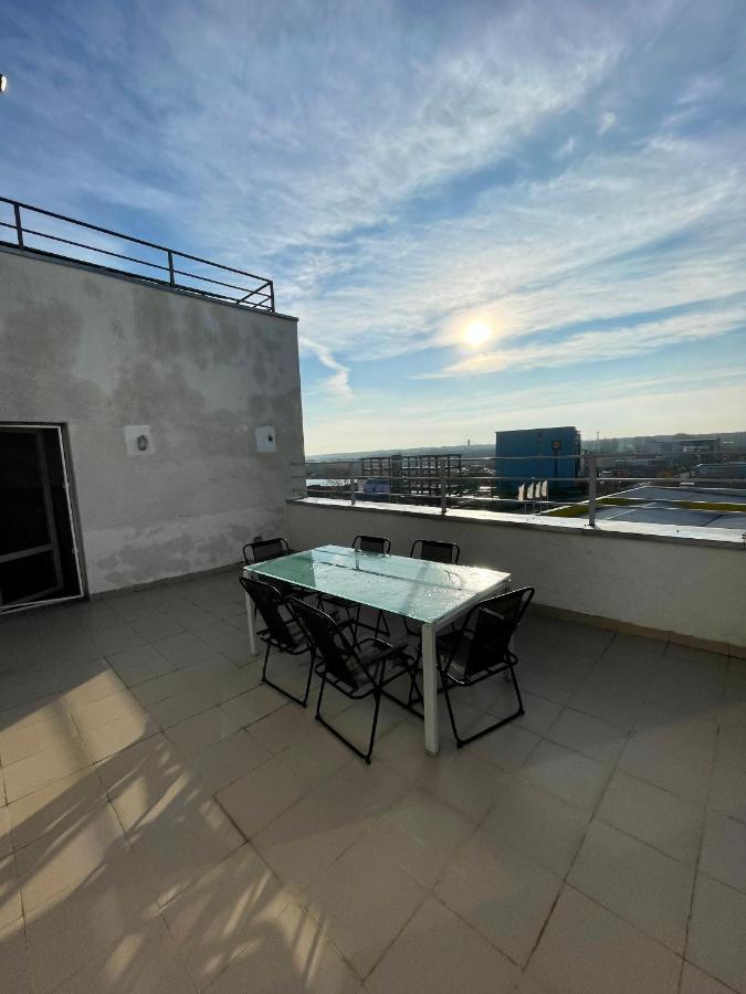 Luanaapartments #2 Otopeni Exterior photo